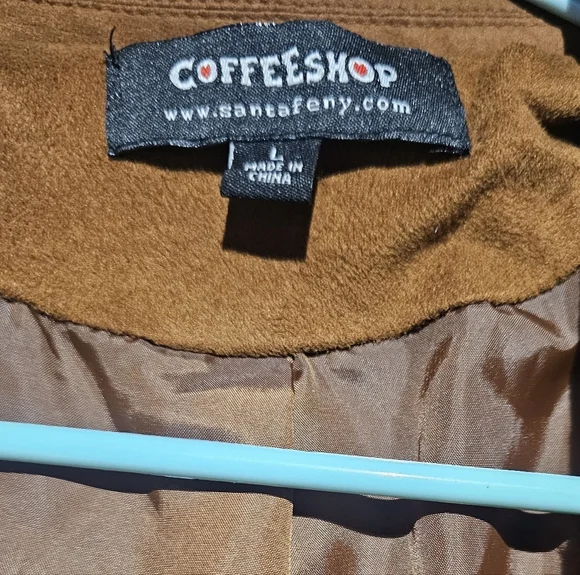 CoffeeShop Tan Faux Suede Fringe Jacket Size Large EUC 21 PTP 17 Length - Picture 4 of 4
